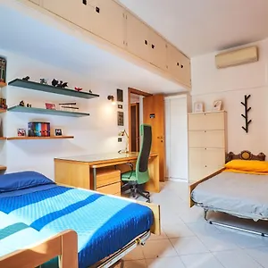 Harry Potter's Magic House - Metro M4 - Linate - Citta Studi , Milan Italie